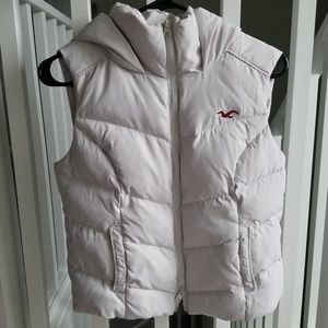 Hollister Women's White Puffer Zip Hoodie Vest